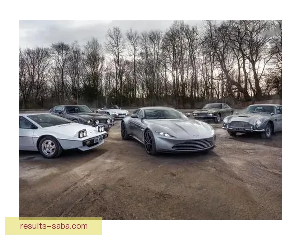 詹姆斯偶遇鳄鱼惊魂一刻晒30万豪车收藏十余台顶级座驾