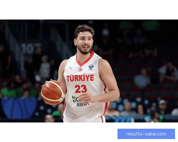 申京质疑湖人胜利仅靠运气高难度三分球成关键